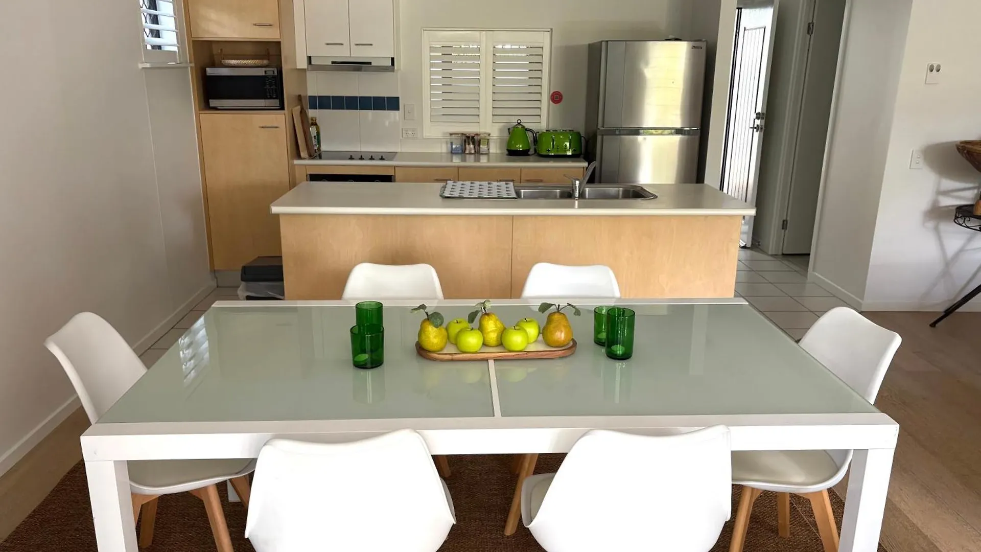 Spacious, 2 Bedroom Townhouse In Noosaville Resort 0*,  Australia