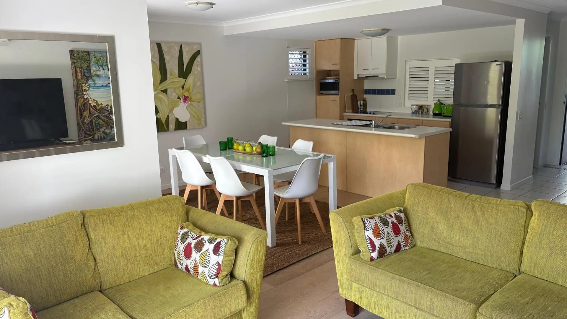 Apartment Spacious, 2 Bedroom Townhouse In Noosaville Resort Australia